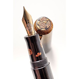 AP Limited Editions Maki-e The Writer Black Gold with Flowers Fountain pen 