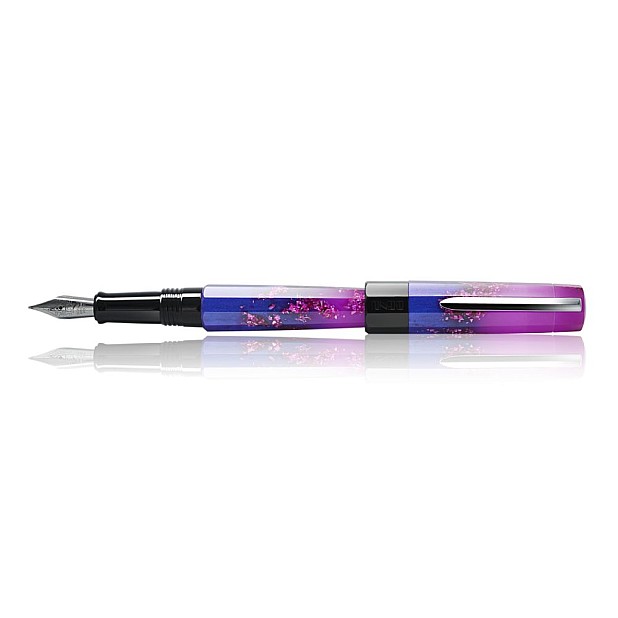 Benu Euphoria Luminous Love Story Fountain pen