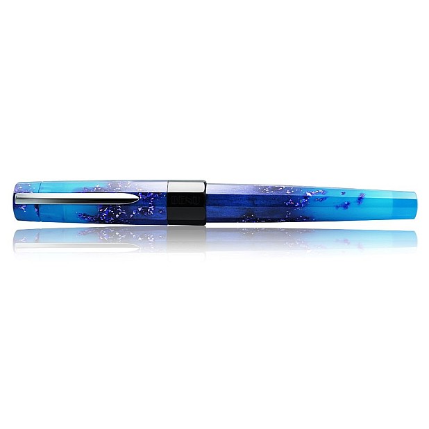 Benu Euphoria Luminous Scent of Irises Fountain pen
