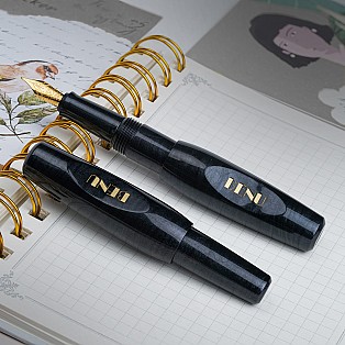 Benu Pixie Smoky Black GT Pocket Vulpen