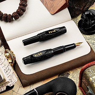 Benu Pixie Jolly Roger Black GT Pocket Vulpen