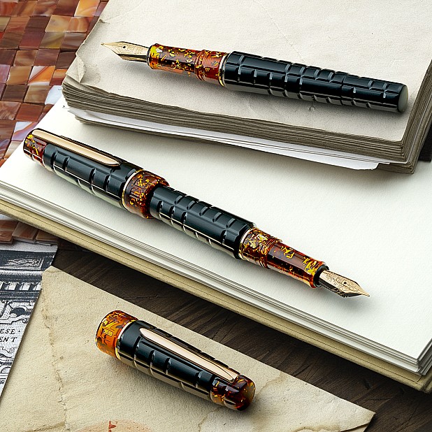 Benu Tessera Black Amber GT Stylo Plume
