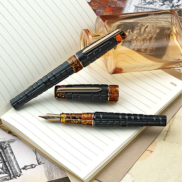 Benu Tessera Black Amber GT Stylo Plume