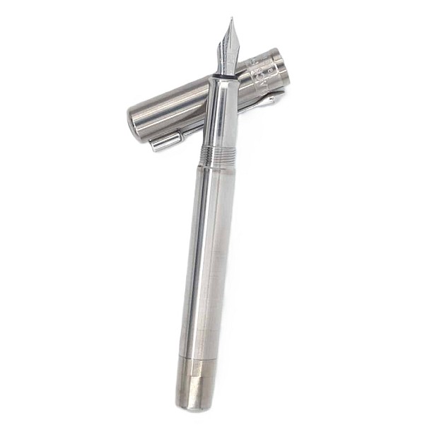 Black Forest Pen Premium Classic Titanium Caneta de Tinta Permanente
