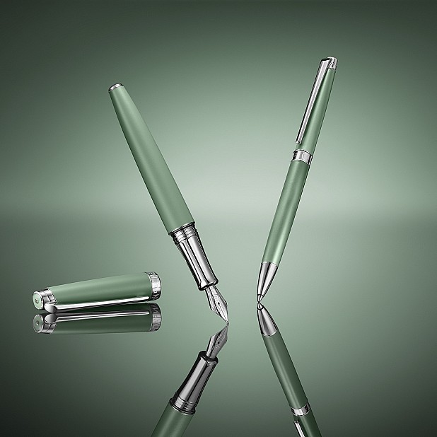 Caran d'Ache Léman Slim Vert de Gris Ballpoint