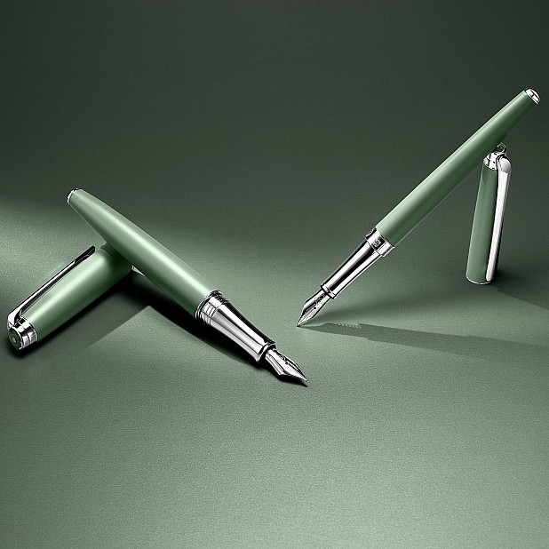 Caran d'Ache Léman Slim Vert de Gris Ballpoint