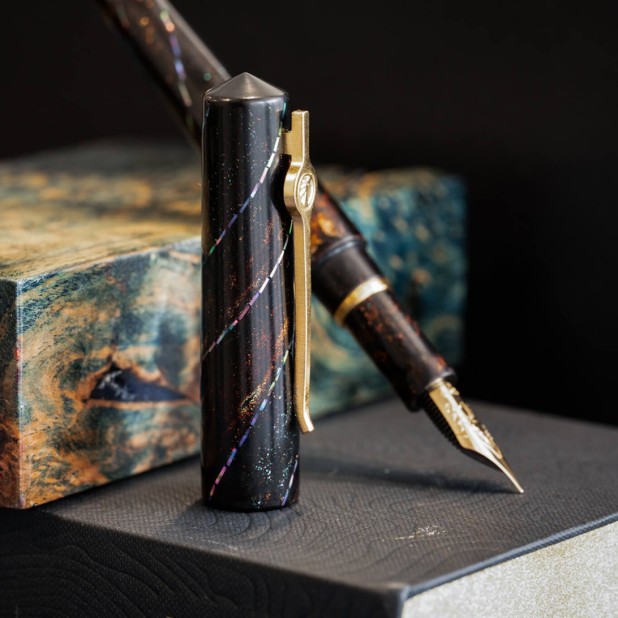 ConCoPens Mother-of-Pearl Lacquer Inlay Aurora Scroll Caneta de Tinta Permanente