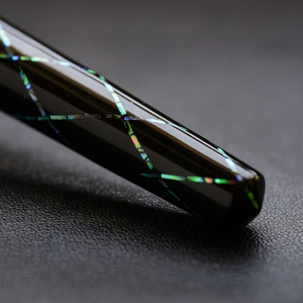 ConCoPens Mother-of-Pearl Lacquer Inlay Aurora X Plumo Estilográfica