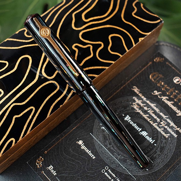 ConCoPens Mother-of-Pearl Lacquer Inlay Bolide 2 Vulpen