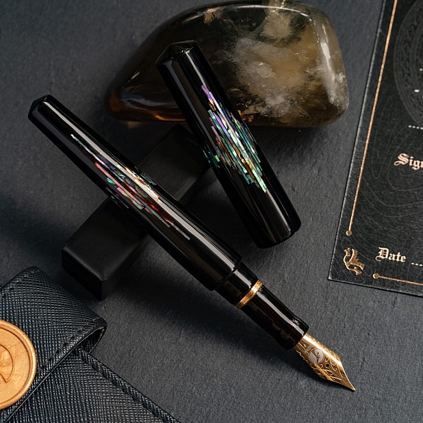 ConCoPens Mother-of-Pearl Lacquer Inlay Noctilux Reservoarpenna