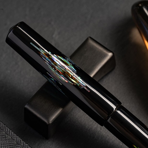ConCoPens Mother-of-Pearl Lacquer Inlay Noctilux Reservoarpenna