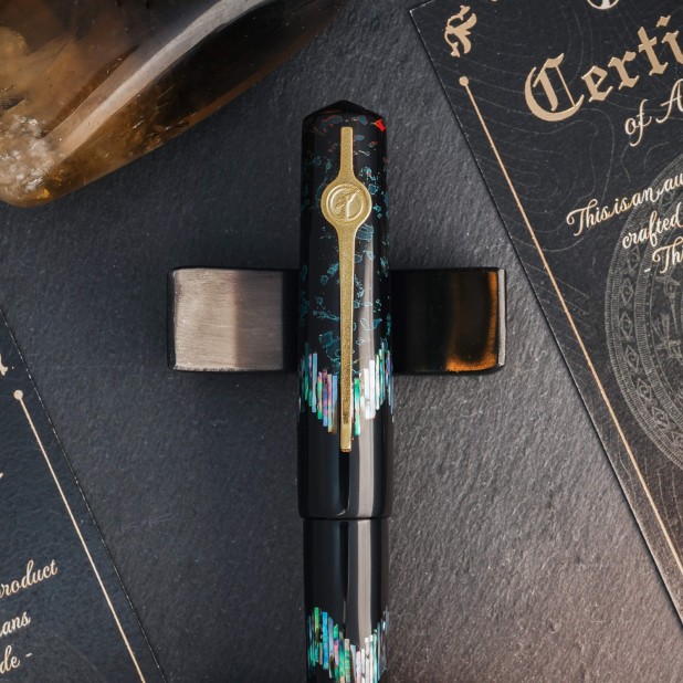 ConCoPens Mother-of-Pearl Lacquer Inlay Ocean Serenade 02 Caneta de Tinta Permanente