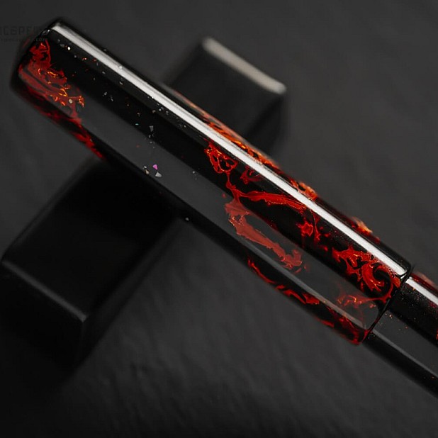 ConCoPens Vietnamese Lacquer Inferno Stylo Plume