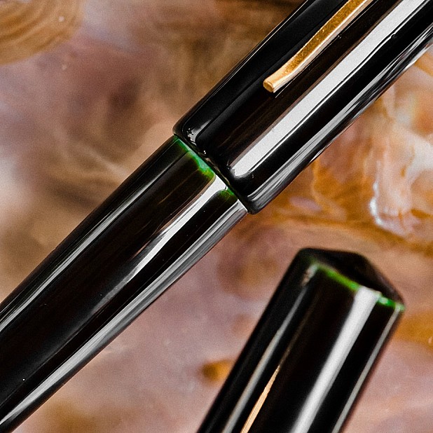 ConCoPens Vietnamese Lacquer Mộc Jade Line  Füllfederhalter