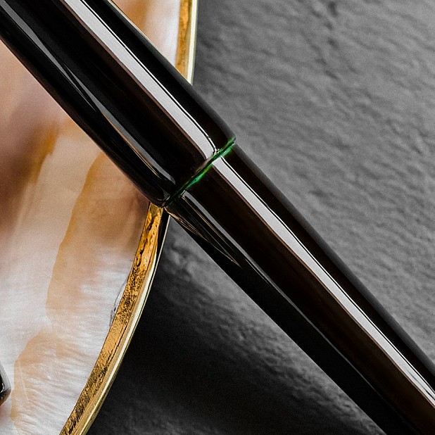 ConCoPens Vietnamese Lacquer Mộc Jade Line  Füllfederhalter