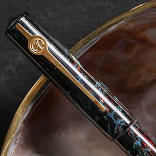 ConCoPens Vietnamese Lacquer Obsidia Stylo Plume