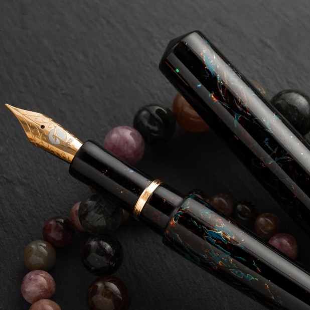 ConCoPens Vietnamese Lacquer Obsidia Stylo Plume