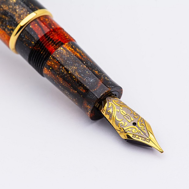 Delta Dolce Vita 2.0 Glow Up ORO by Jonathon Brooks Mid-Size GT Piston Vulpen