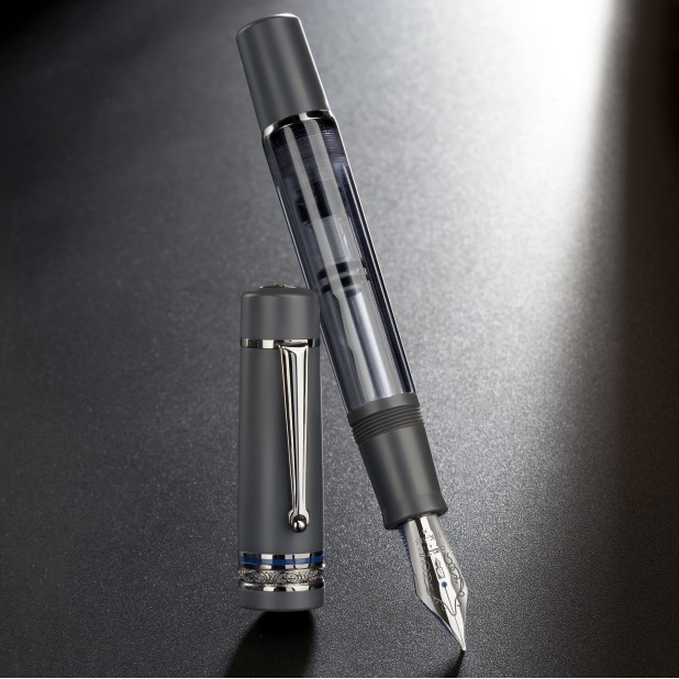 Delta Mid-Size-Plus Prestige Matte Grey ST Fountain pen