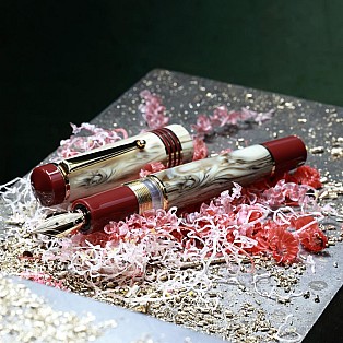 Delta Rouge Divine LE GT Fountain pen