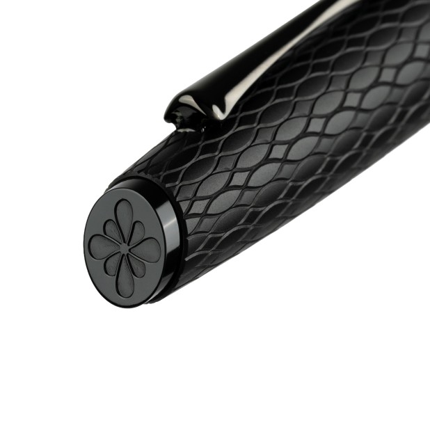 Diplomat Cobra Matte Black Guilloche Pluma estilográfica