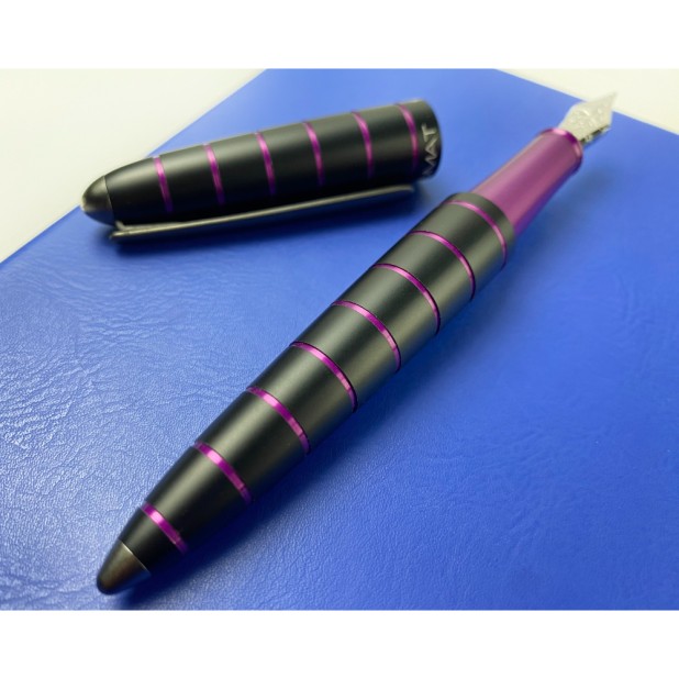 Diplomat Elox Black Purple Caneta de Tinta Permanente