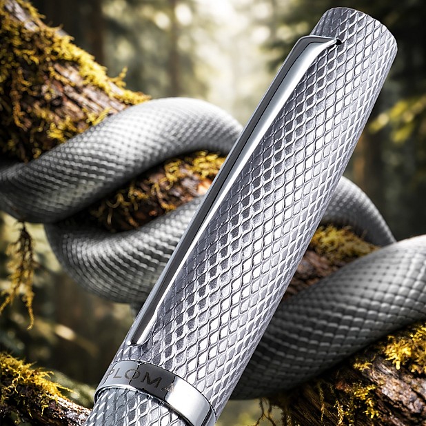 Diplomat Viper Silver Guilloche Fountain pen