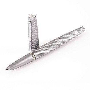 Diplomat Viper Silver Guilloche Fountain pen