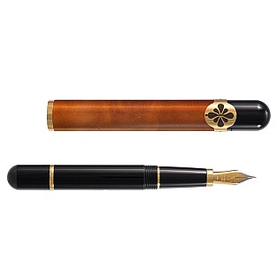Diplomat XO Camel Leather 555 Limited Edition Fountain pen Diplomat XO Camel Leather 555 Limited Edition Fountain pen