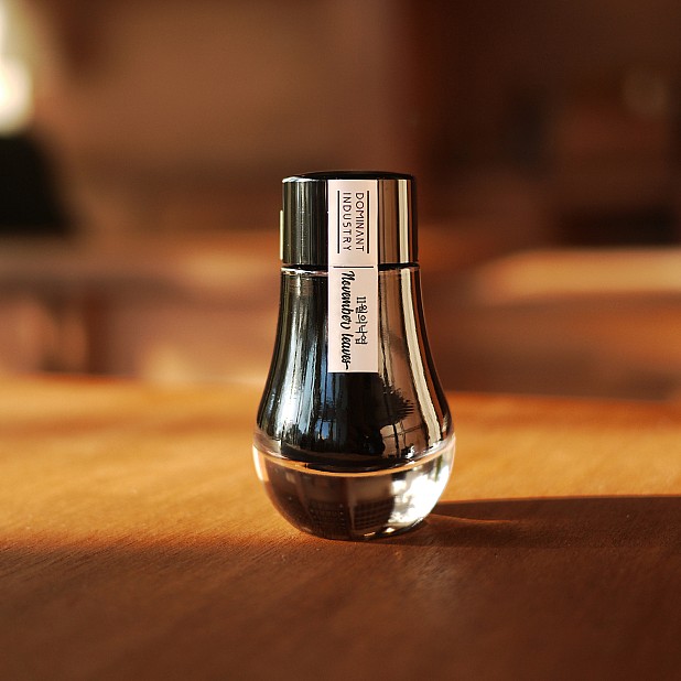 Dominant Industry Standard No.118 November Leaves 25ml Botella de tinta