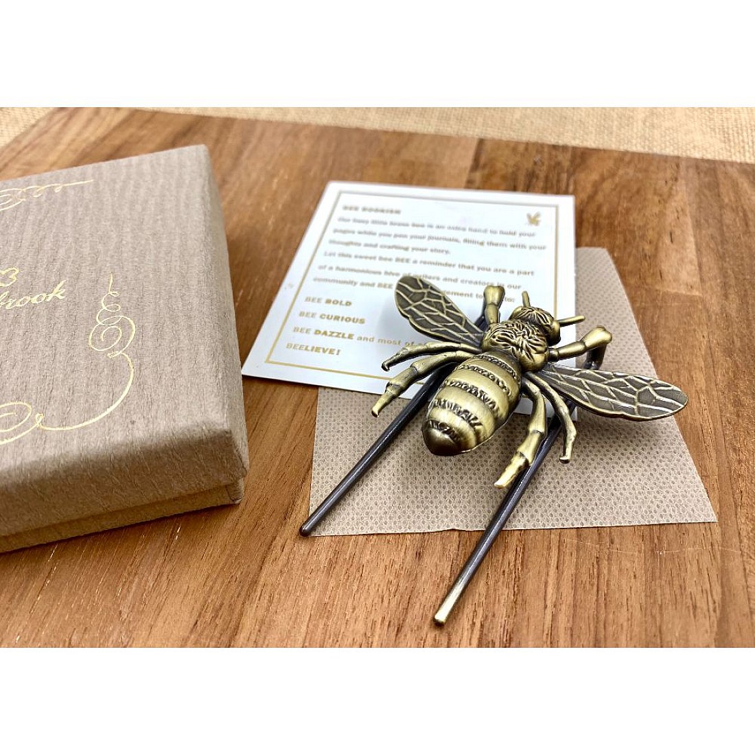 Esterbrook Bee Book Holder - Boekhouder / Book holder | Appelboom.com