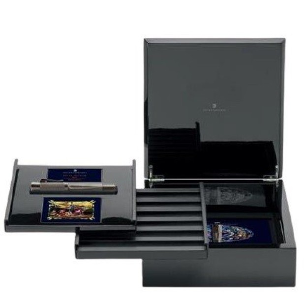 Graf von Faber-Castell Pen of The Year 2021 Knights Fountain pen