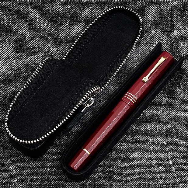 Galen Leather Magnum Opus Zippered Single Black Oversized Hard Pen Case