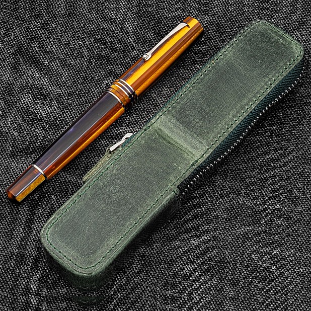 Galen Leather Magnum Opus Zippered Single Crazy Horse Forest Green Oversized Hard Pen Case