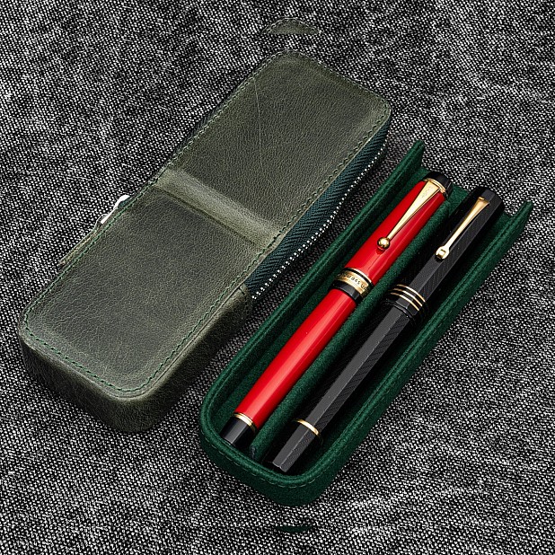 Galen Leather Magnum Opus Zippered 2 Slots Crazy Horse Forest Green Hard Pennenmap