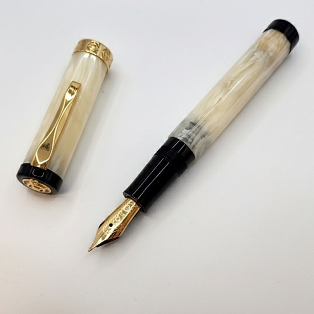 Gioia Octavia Ivory GT Fountain pen