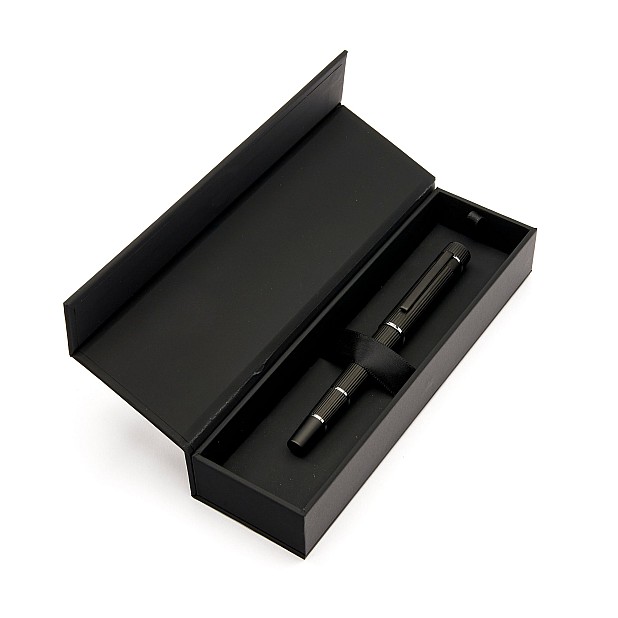 Hugo Boss Core Black Tintenroller