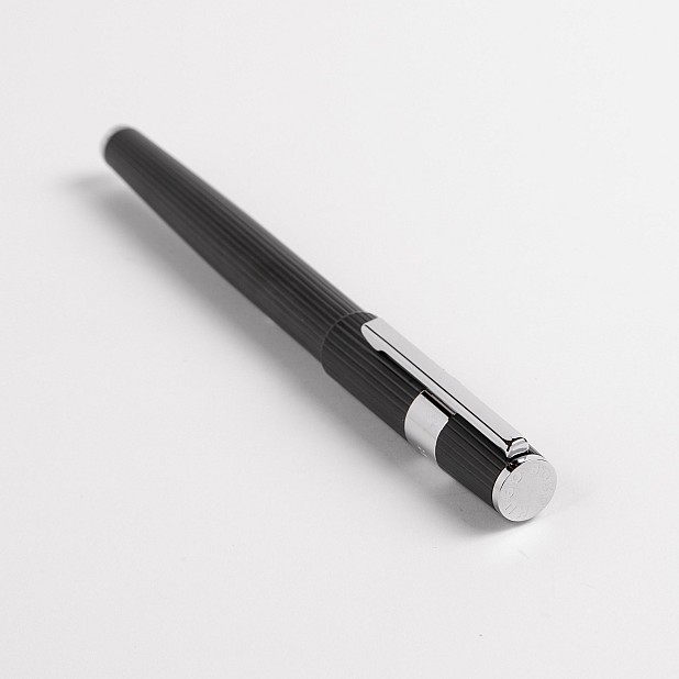 Hugo Boss Gear Ribs Black Stylo Plume