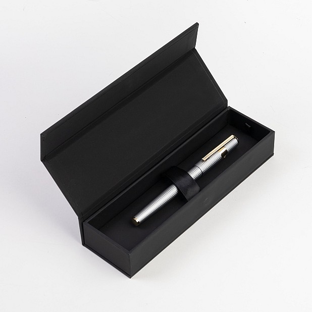 Hugo Boss Gear Pinstripe Silver GT Reservoarpenna
