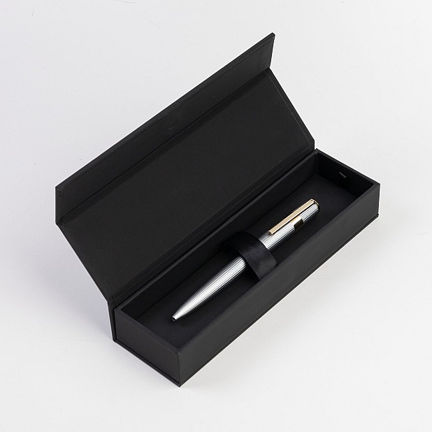 Hugo Boss Gear Pinstripe Silver GT Kulspetspenna