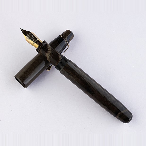 Kanwrite Mammoth Graphite Gold Ebonite GT Fountain Pen