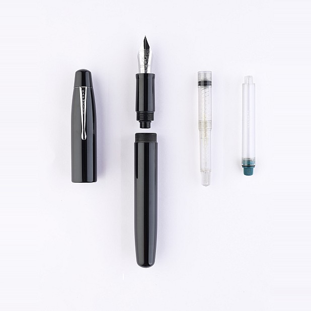 Kanwrite Mammoth Onyx Black Ebonite CT Fountain Pen