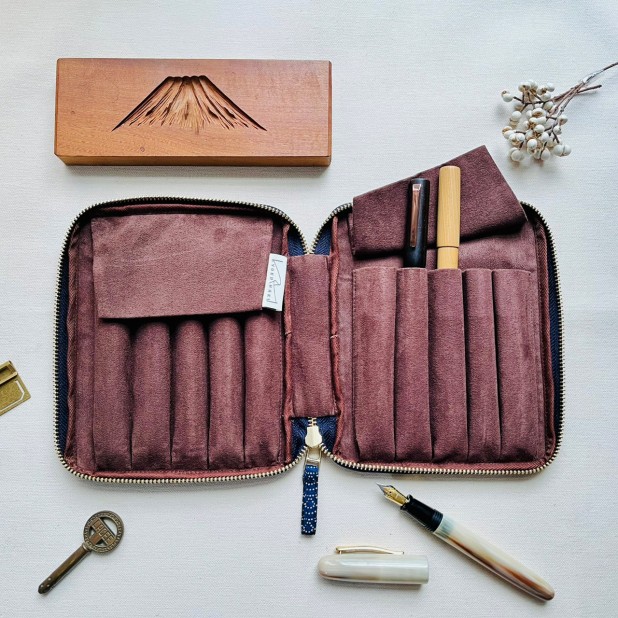 Kyoku Haku Seigaiha Dark Blue Cotton Zippered Pen Pouch (Tenfold)