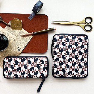 Kyoku Haku Archeology White Zippered Pen Pouch (Fivefold)