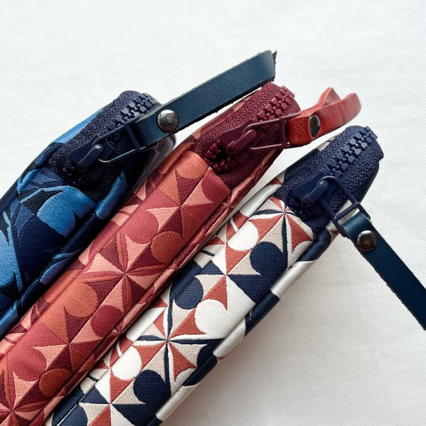 Kyoku Haku Archeology Red Zippered Pen Pouch (Fivefold)