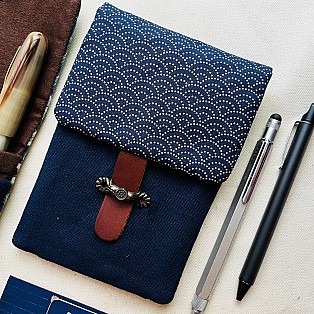 Kyoku Haku Seigaiha Dark Blue Cotton Flap Pen Pouch (Fourfold)