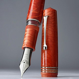 Leonardo Momento Zero Grande 2.0 Juma Dragon Skin Red ST Fountain pen