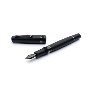 Leonardo Momento Magico Matte Black Anima Nera RT Plumo Estilográfica