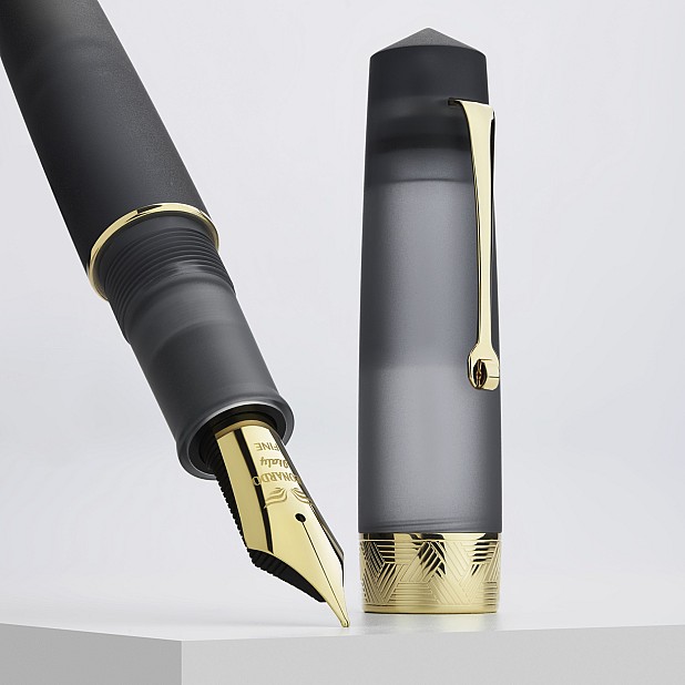 Leonardo Momento Zero Grande Pura Frosted Grey GT Fountain pen