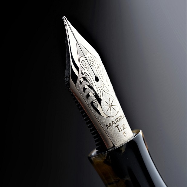 Maiora Ultra Ogiva Ti 22 Gea Fountain pen